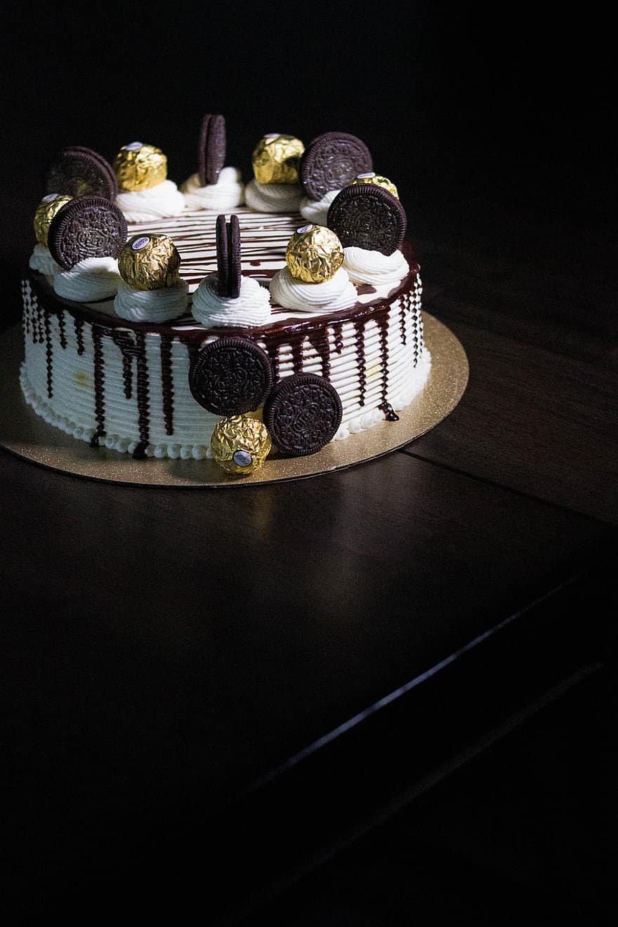 pastel, panadería, chocolate, oreo, ferrero, dulce, postre, celebracion, delicioso, cumpleaños, pastel de cumpleaños