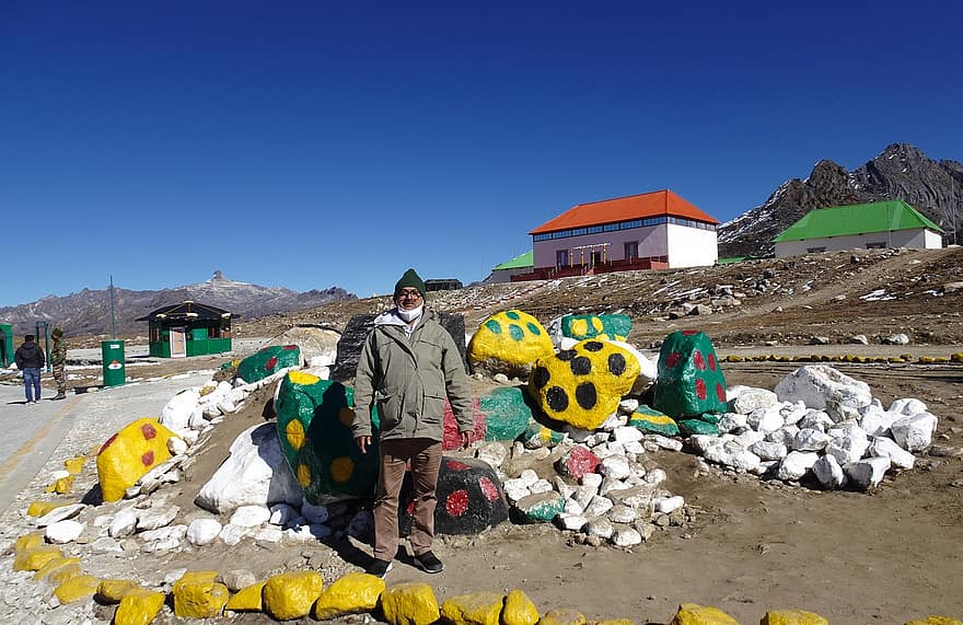 Bum La Pass, σύνορο, άνδρας, ορόσημο, βουνό, Μεγάλο υψόμετρο, Ιμαλάια, κτίρια, Ινδο-Θιβετιανά σύνορα, tawang, Arunachal