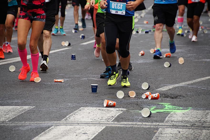 běh, maratón, silnice, soutěž, závod, běžců, šálky, rozptýlené, odpadky