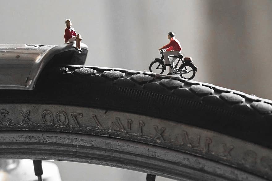 figuras em miniatura, ciclista, ponto de encontro, mulher, esperar, bicicleta, pneu, encontro, ciclismo, homens, esporte