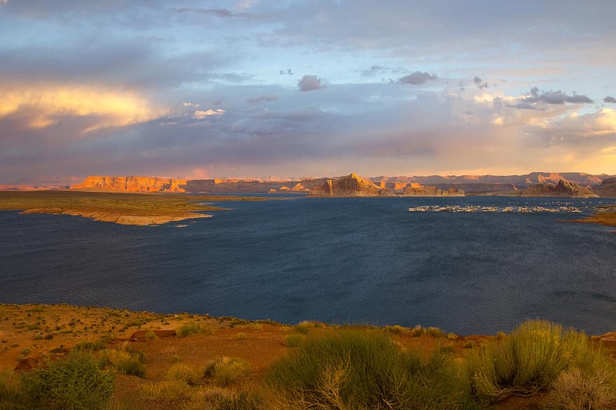 Lake Powell, Utah, lago, Barche, arcobaleno, tardo pomeriggio, crepuscolo, scogliere, cielo, nuvole, spazzola