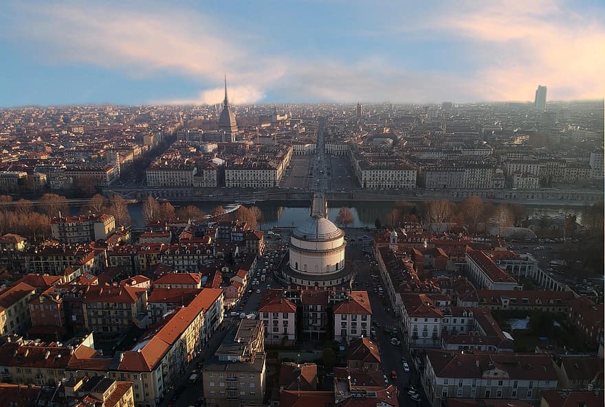 Turin, Stadt, Reise, Tourismus, Gebäude, Entdeckung, Stadt, Dorf, Stadtbild, berühmter Platz, die Architektur, Dach