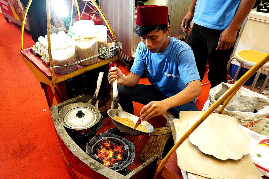 Comida Betawi, comida tradicional, indonesio, Alimentos específicos de Yakarta, cocina, comida, hombres, trabajando, adulto, calor, temperatura
