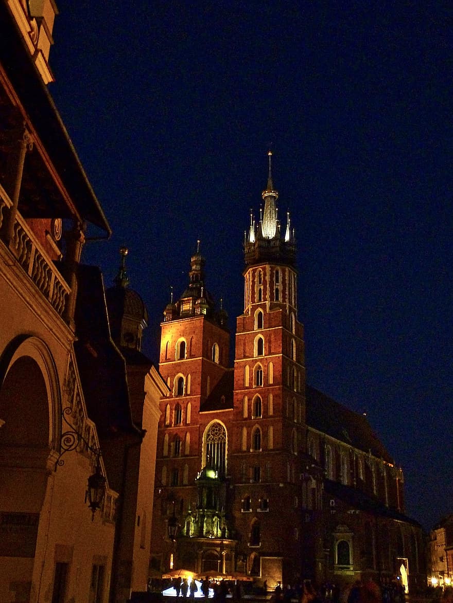 Krakow, церковь, архитектура, шпили, близнец, ночь, исторический