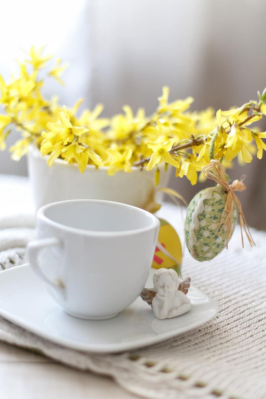 Pasqua, cafè, flors, decoració de pasqua, decoració, al matí, flors grogues, primer pla, flor, groc, frescor