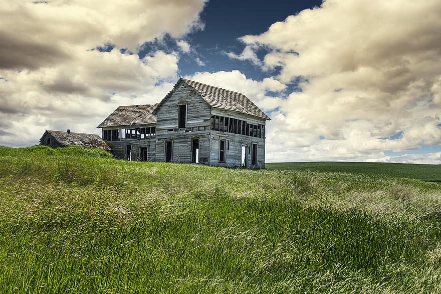 ファーム、風化した、畑、放棄された、農家、草、草原、放棄された家、老朽化した、牧草地、雲