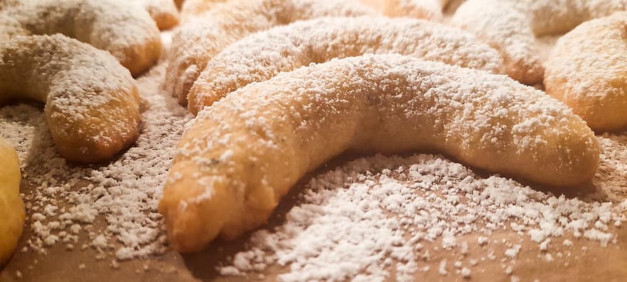 vanillekipferl, Rakouské sušenky Vanilla Crescent Cookies, pečivo, chléb, pečení, domácí chléb