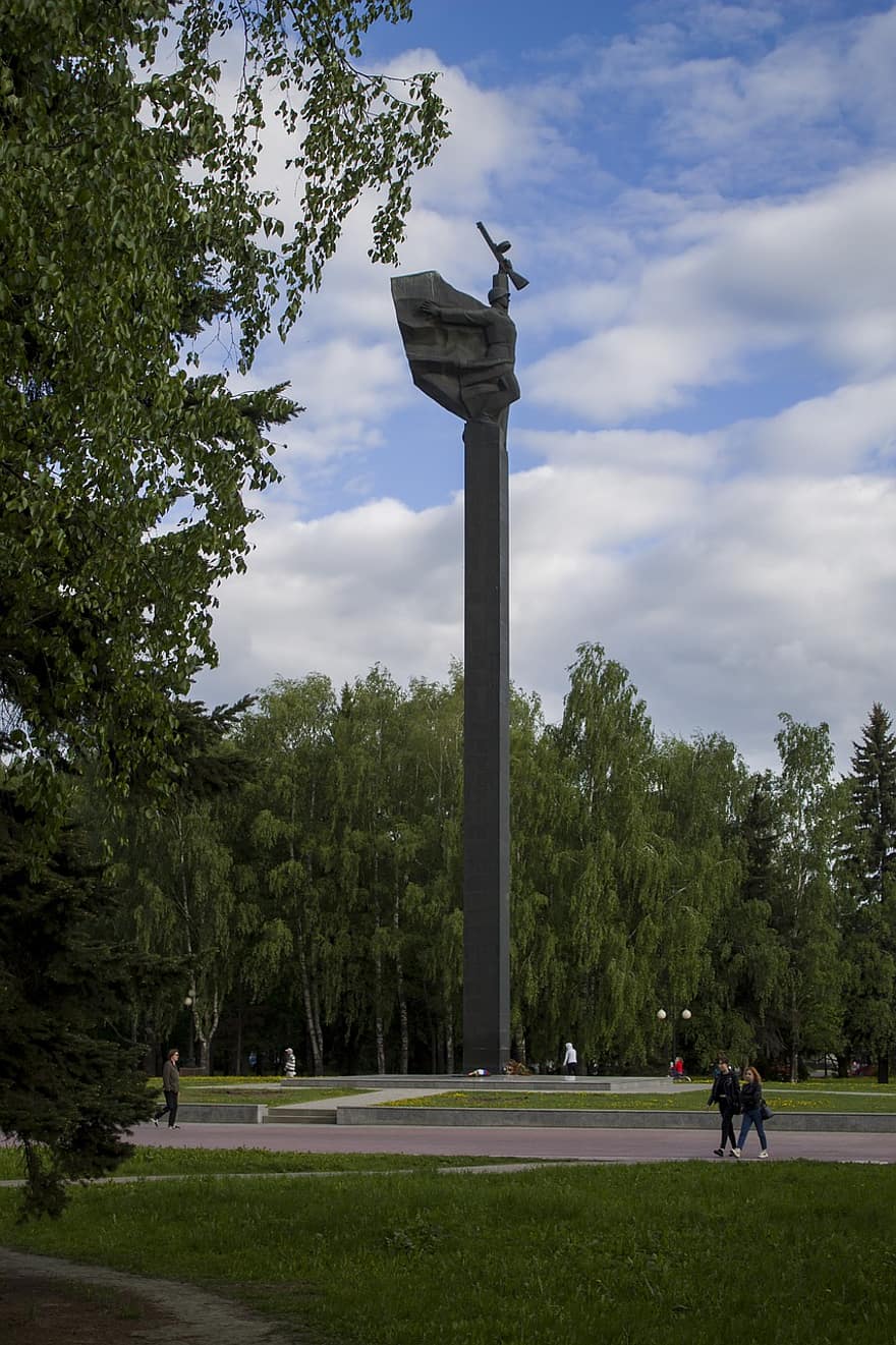 памятник, статуя, улица, общественности, парк, деревья, дорожка, небо, облака, листья, трава