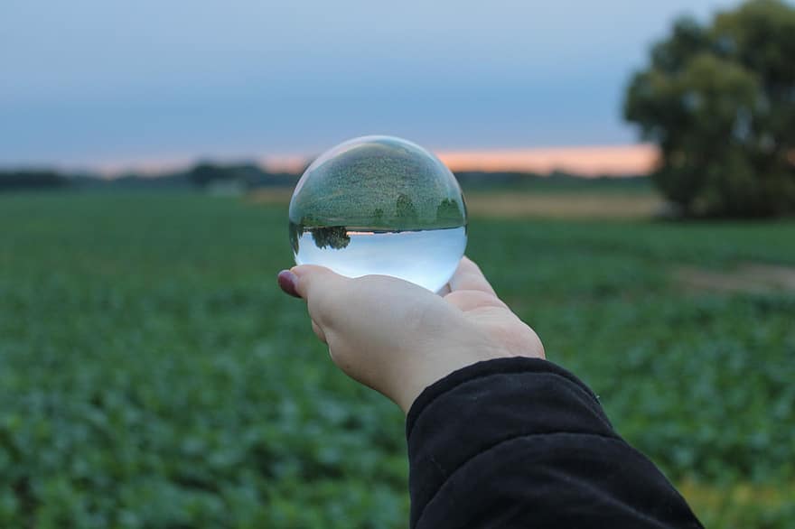 lensball, foto pelota, campo, naturaleza, puesta de sol, esfera de cristal