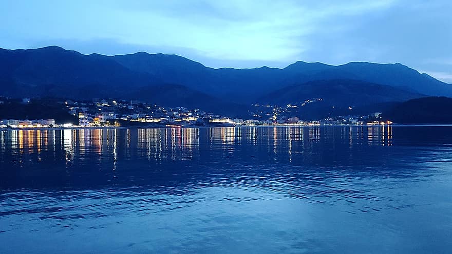 zonsondergang, zee, Albanië, Himerae, stad, lichten, reflectie, baai, water, buiten, nacht