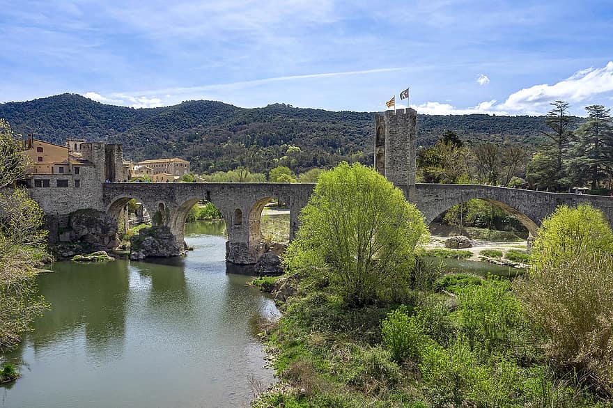 bro, flod, vall, medeltida arkitektur, vatten, vegetation, arkitektur, känt ställe, historia, båge, gammal