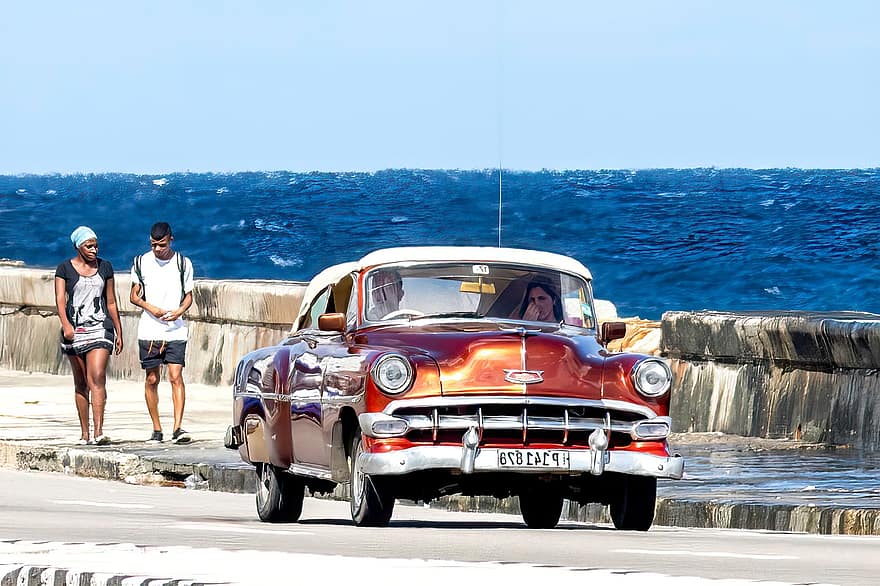 キューバ、ハバナ、タクシー、ビーチ、車、交通手段、輸送モード、旅行、陸上車両、夏、古風な