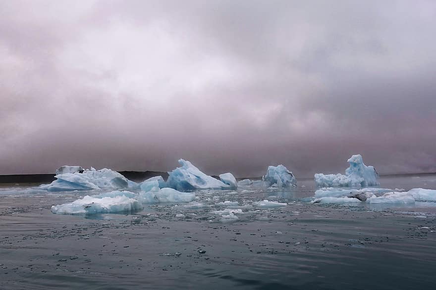 Islande, Jokulsarlon, iceberg, en plein air
