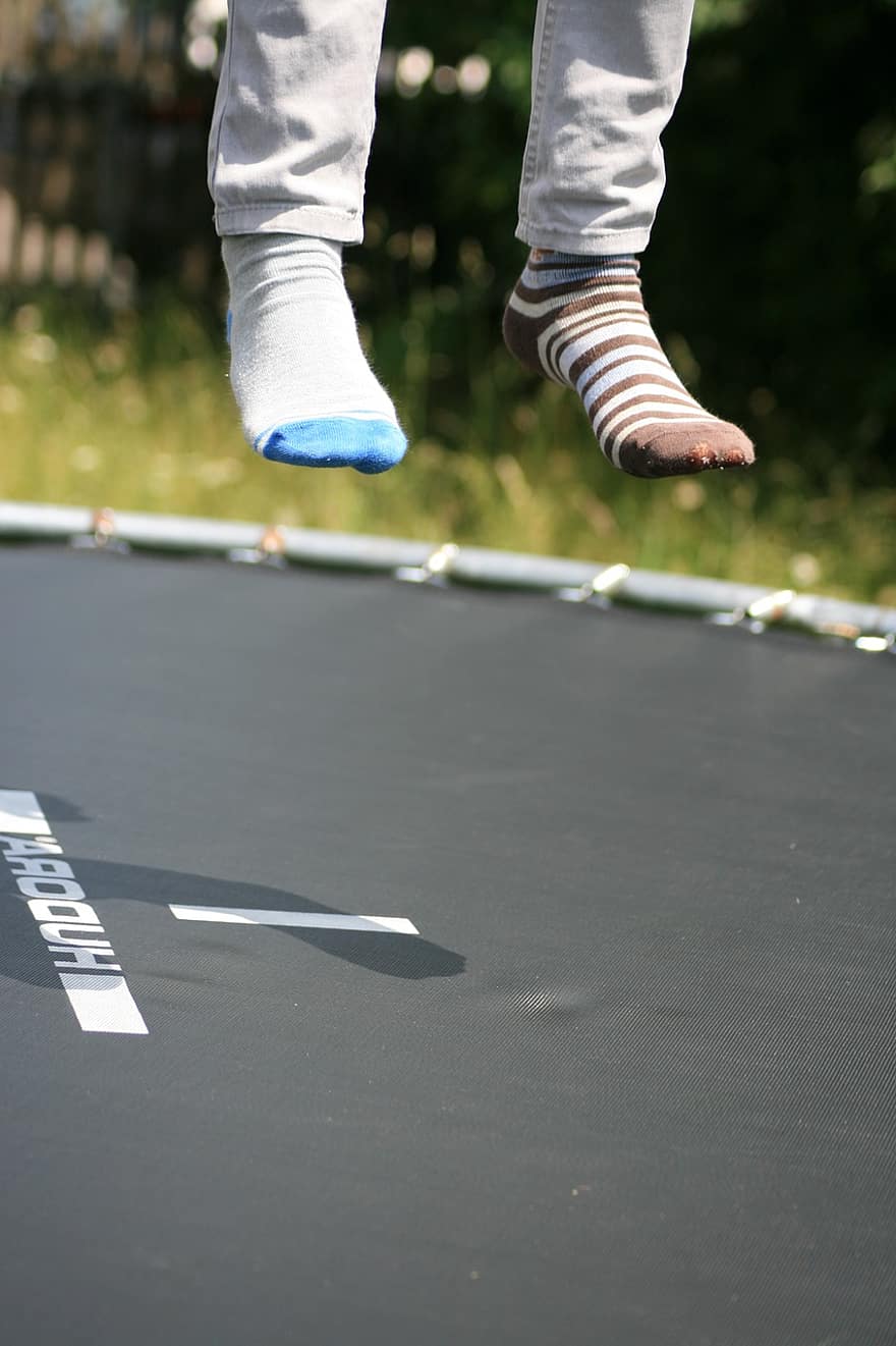 trampoline, enfant, saut, amusement, gymnastique, enfance, Cour de récréation, heureux