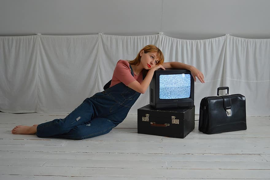 Retro, Vintage, Girl, Old Tv, Photo Session With Tv, Girl With Tv, Woman Watching Tv, Old Things, Attic, Suitcases, Bags