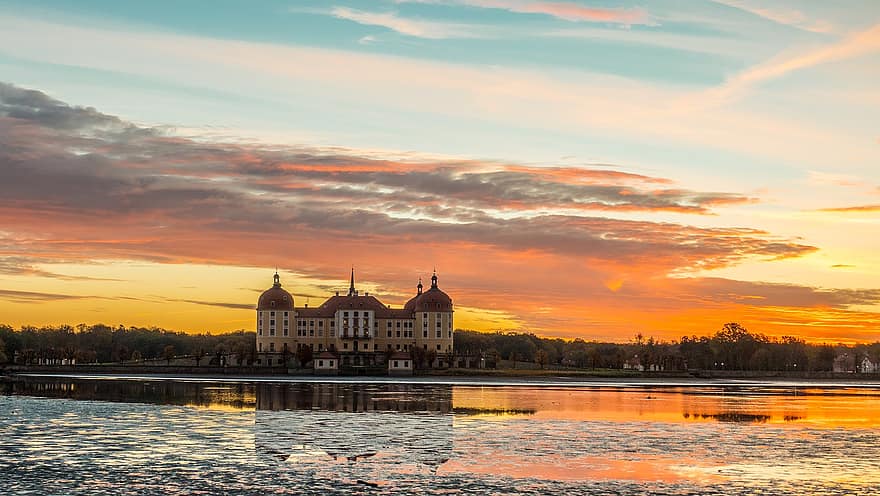 hrad Moritzburg, jezero, západ slunce, soumrak, večer, uklidnit, odraz, voda, u jezera, hrad, palác