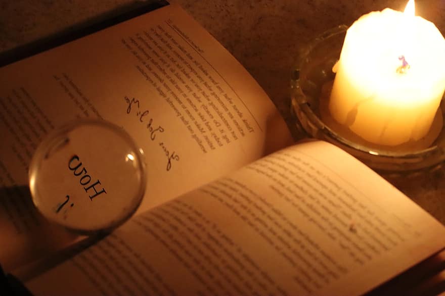 libro, lume di candela, lensball, lettura, pagina, candela, parole, leggere, luce, letteratura