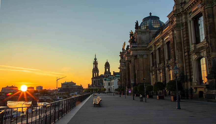 zonsondergang, Dresden, stad, haven, gebouwen, oude gebouwen, zon, zonlicht, zonnestralen, schemer, avond