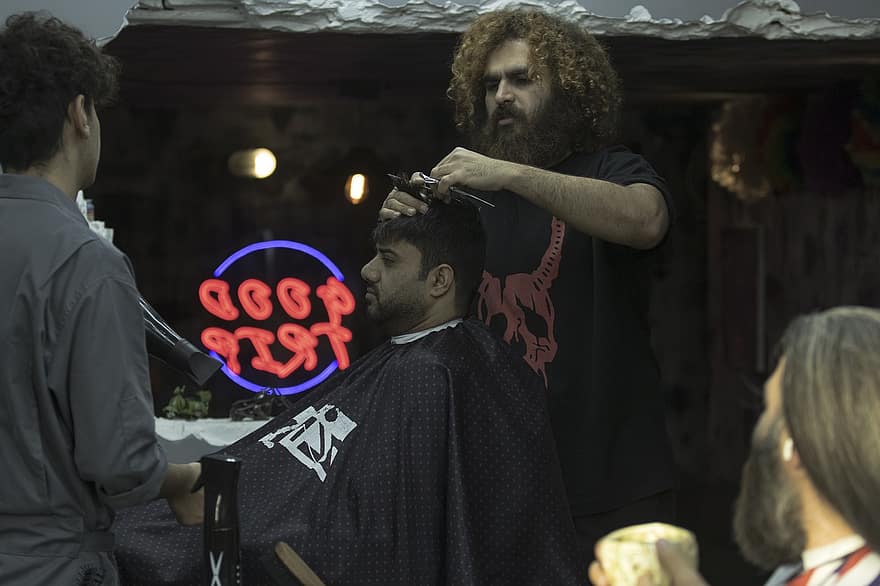 理髪店、イラン、理髪師、散髪、マシュハド市、美容院、スタイリスト、ペルシャ語、アーティスト、ジョブ、作業