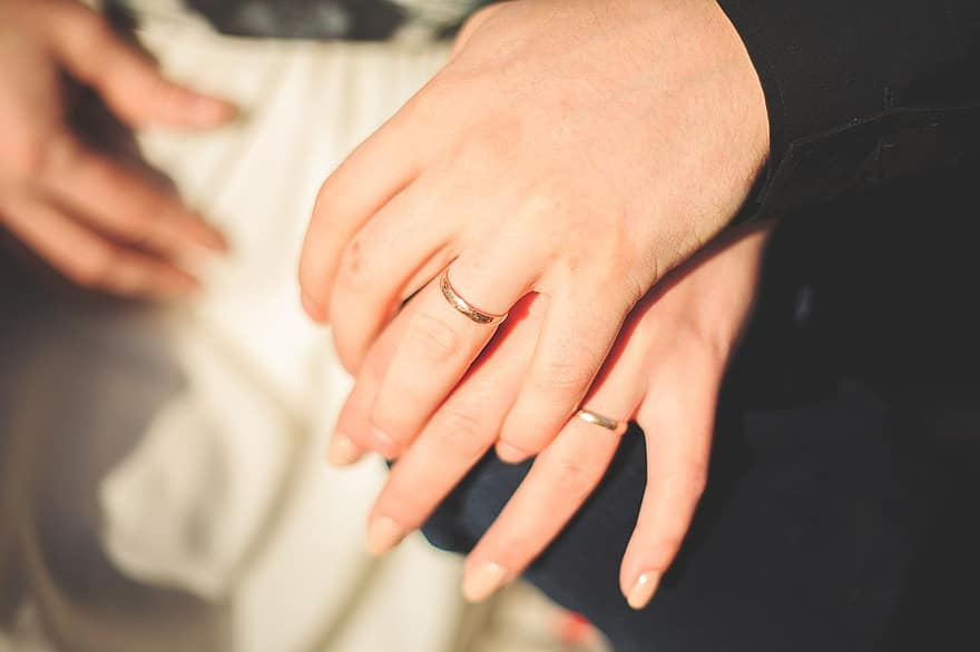 prsteny, pár, svatba, ruce, manžel, manželka, milovat, prsty, svatební prsteny, ženy, lidské ruky