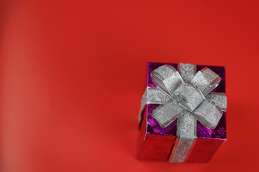 صفقة ، صندوق الهدايا ، مهرجان ، هدية صغيرة ، هدية مجانية ، شريط ، ميدان ، صندوق ، تزين ، مفاجأة ، حب