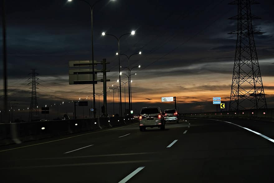 Sunset Hour, Golden Time, Night Traffic