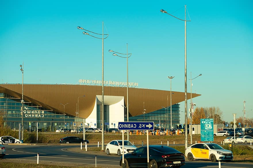 Aeroport internacional de Perm, aeroport, carretera, edifici, façana, perm, Gran Savino, cotxes, vehicles, urbà, ciutat