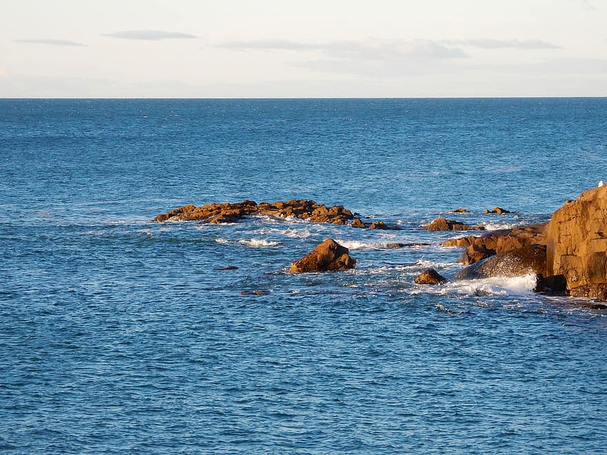 Nubble, Lighthouse, Maine, Coast, Vacation, Atlantic, Ocean, Sea, Usa, Seashore, Water