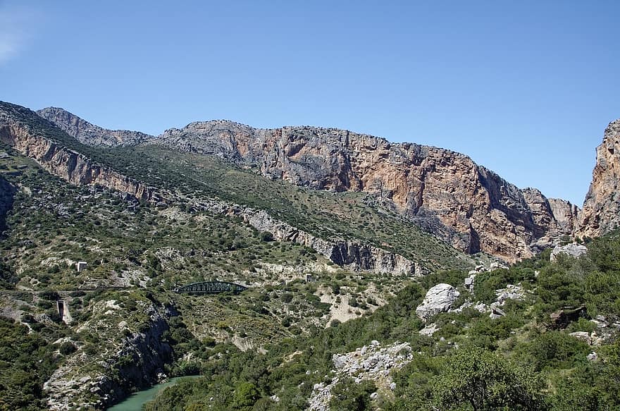 Spanien, andalusien, Malaga-provinsen, bjerge, bakke, dal, klippe, rio guadalhorce, flyde, vand, landskab