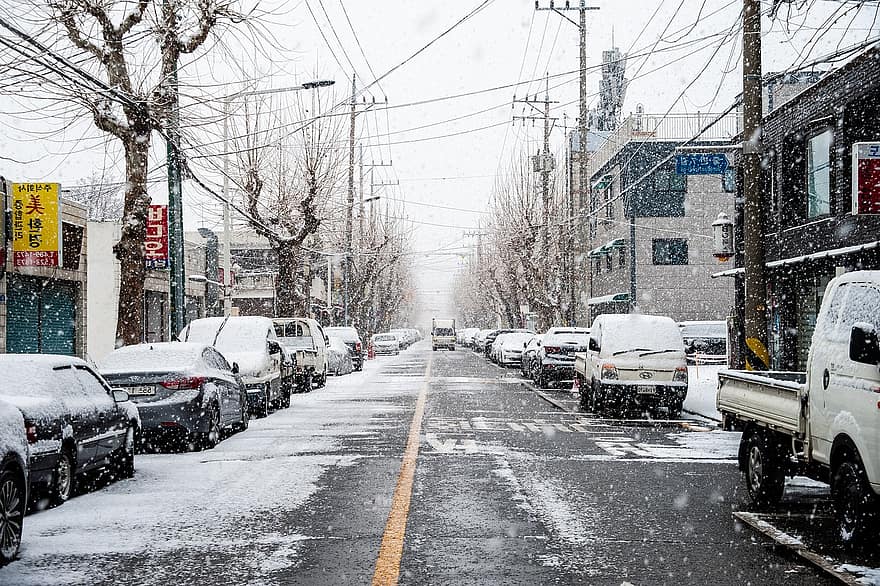 carretera, carrer, nevades, nevar, paviment, vehicles, cotxes, neu, hivern, paisatge, a l'aire lliure