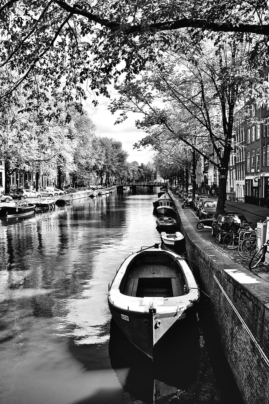 canal, amsterdam, barcos, urbano, monocromo, viaje