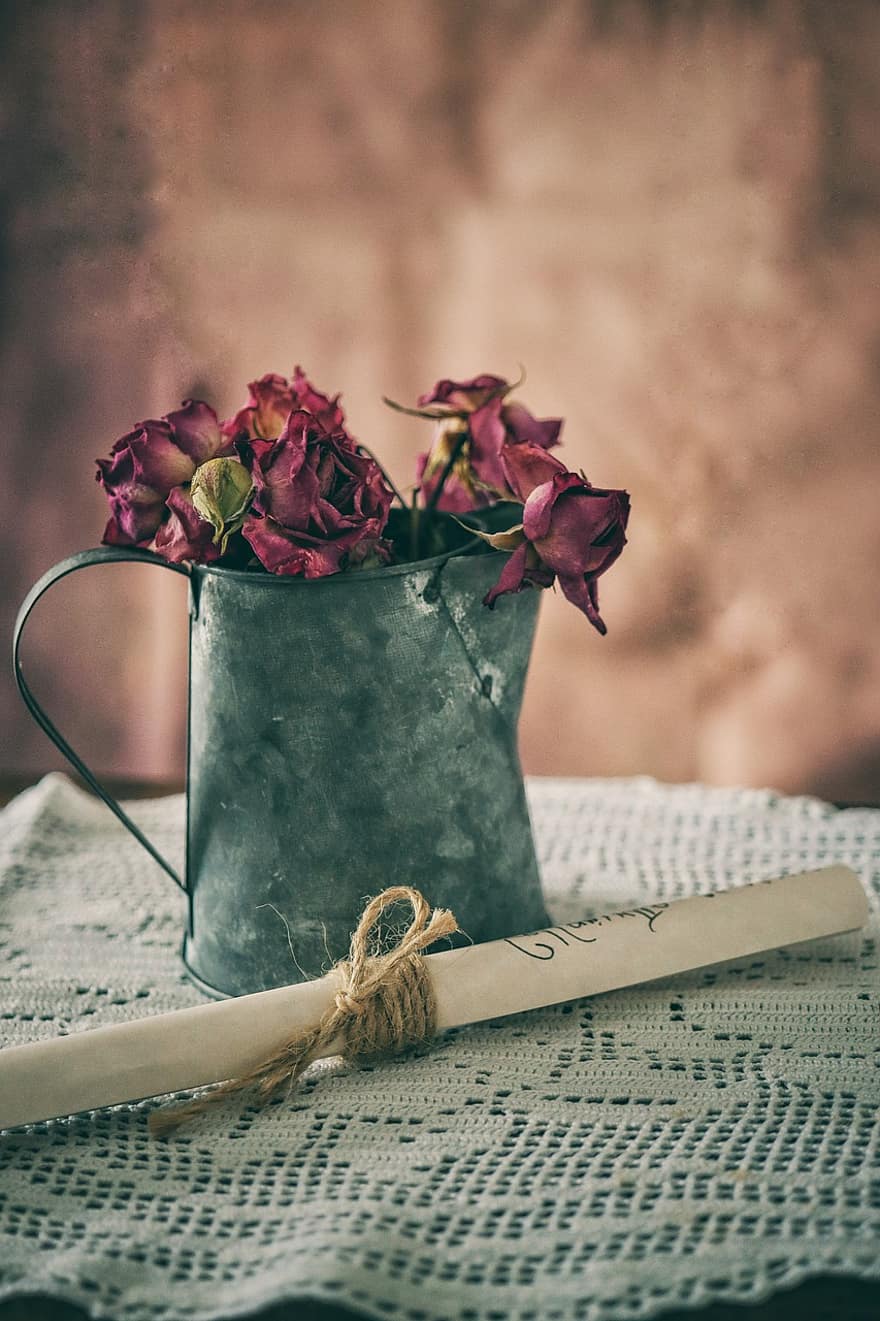 Flowers, Dried Roses, Bouquet, table, wood, flower, backgrounds, close-up, vase, romance, decoration