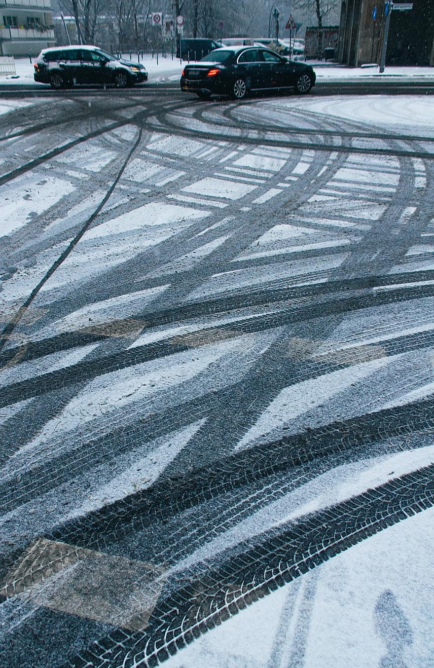 Roadway, Snow, Vehicles, City, Road, Winter, Tire Tracks, Sense, car, traffic, ice