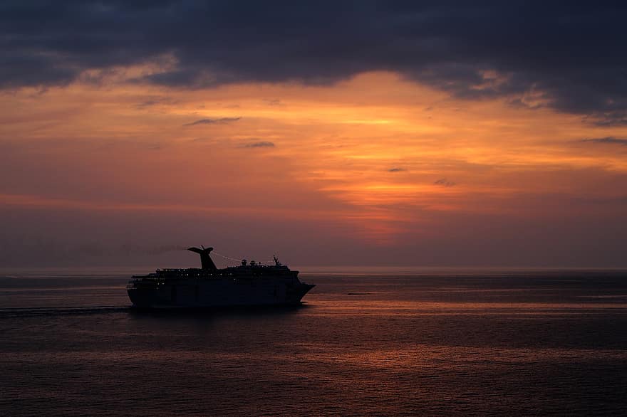 navire, mer, le coucher du soleil, crépuscule, rétro-éclairage, silhouette, navire à passagers, bateau de croisière, croisière, paysage marin, horizon