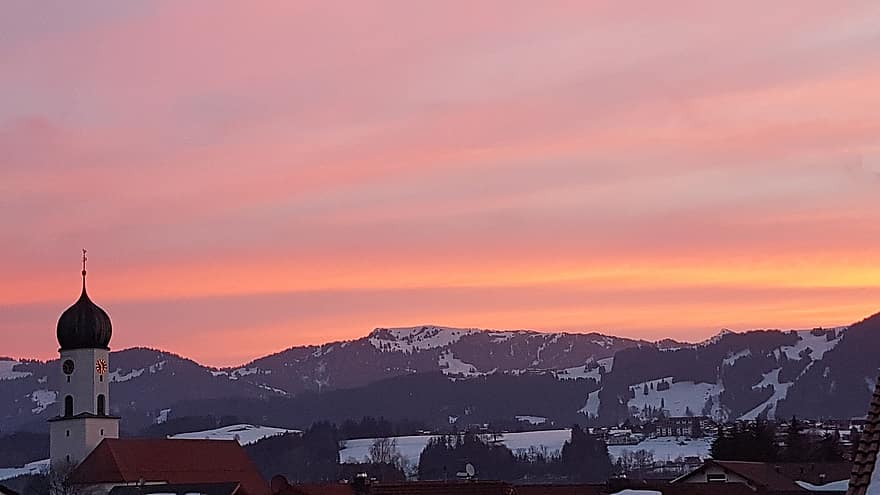 resplandor crepuscular, Bergdorf, Iglesia, Allgäu, baviera, puesta de sol, cielo, campanario, paisaje, invierno, estado animico