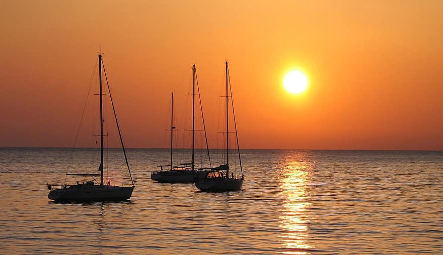 лодки, море, заход солнца, смеркаться, силуэт, солнце, Солнечный лучик, отражение, воды, горизонт, парусники