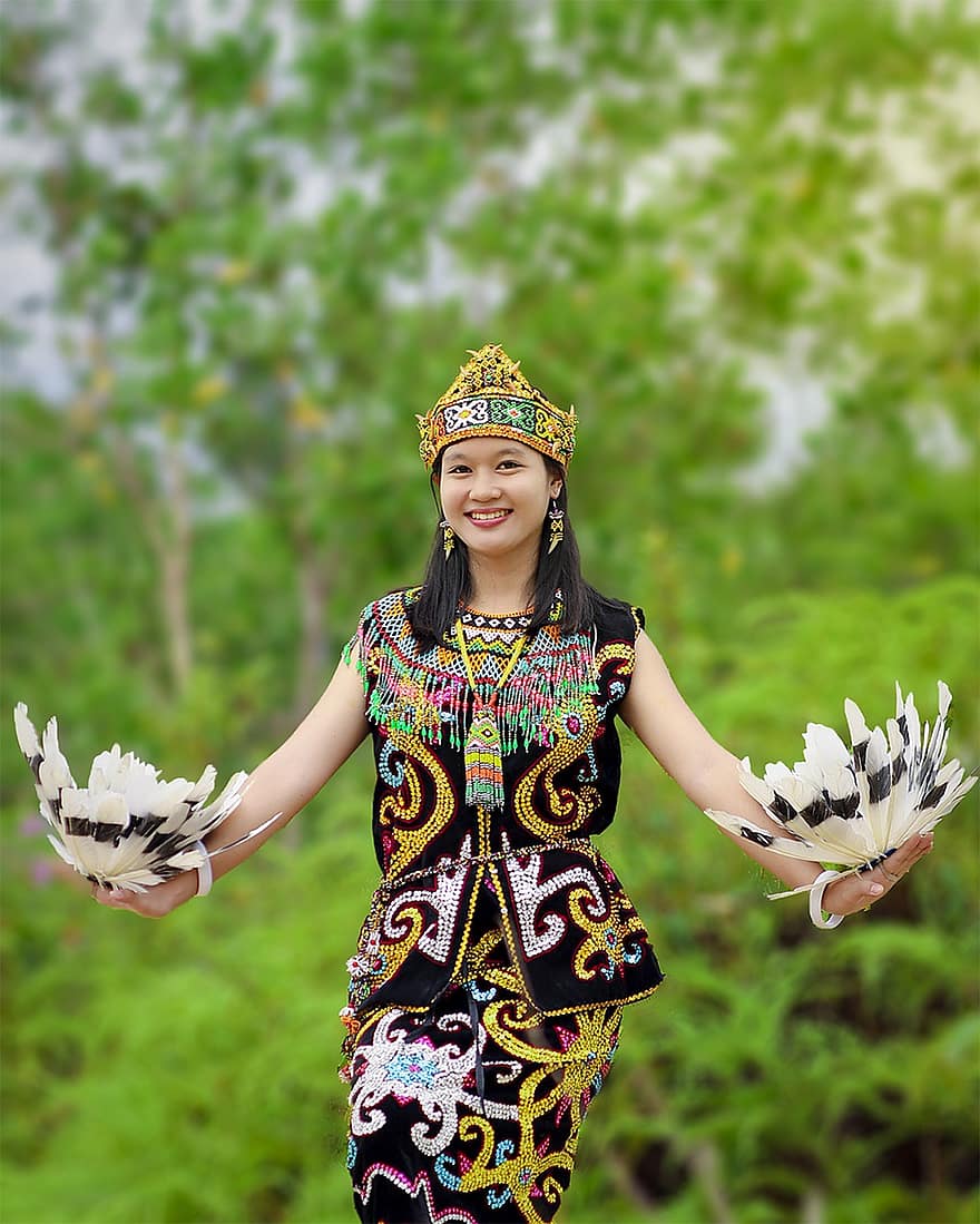 индонезийская женщина, племенная культура, Калимантан, племя, Dayak, природа, Азиатская женщина, традиционная одежда, портрет