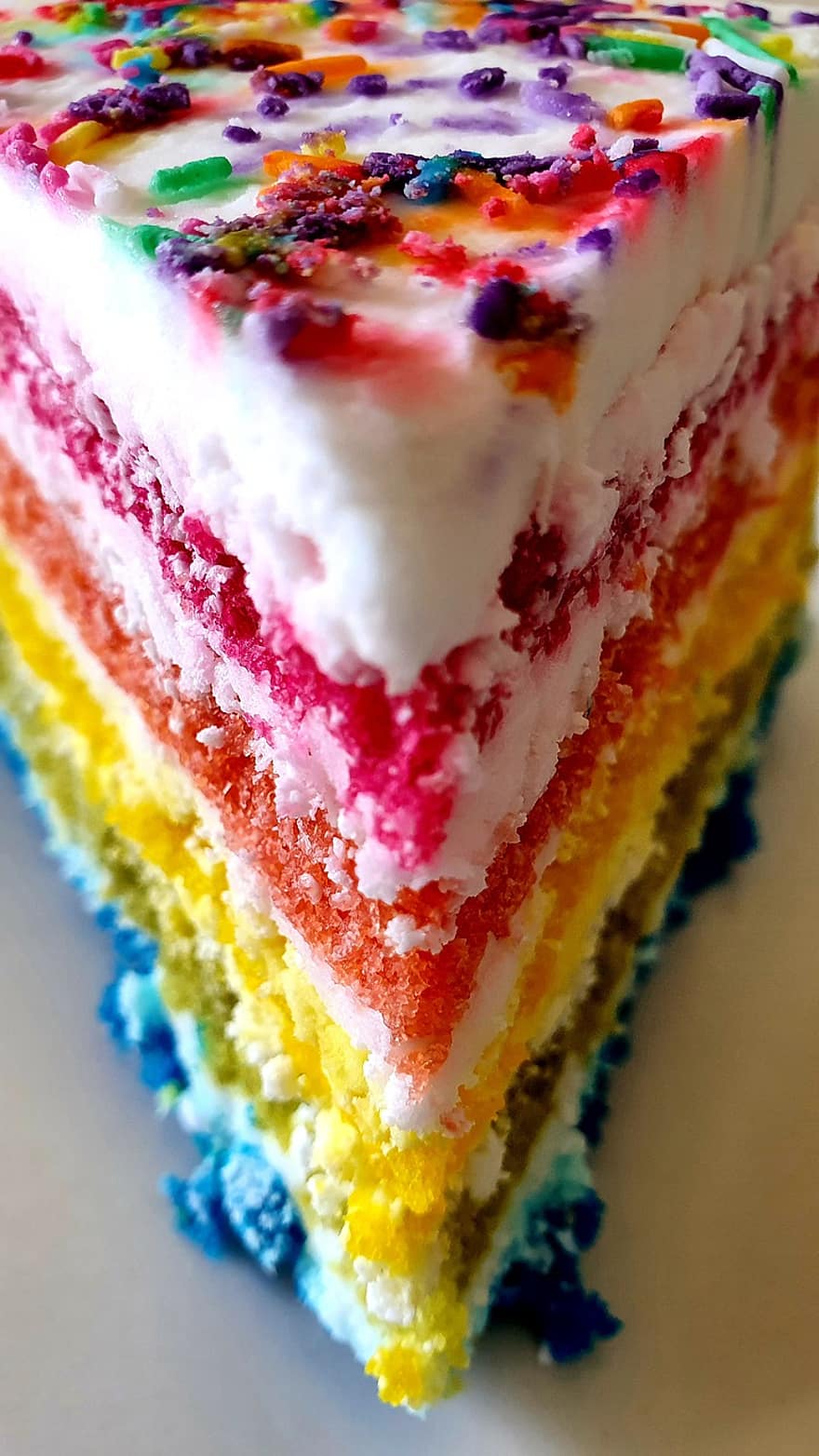 lgbt, LGBTI, regenboogcake, regenboog, cake, bakken, bakkerij, toetje, fijnproever, zoet eten, voedsel
