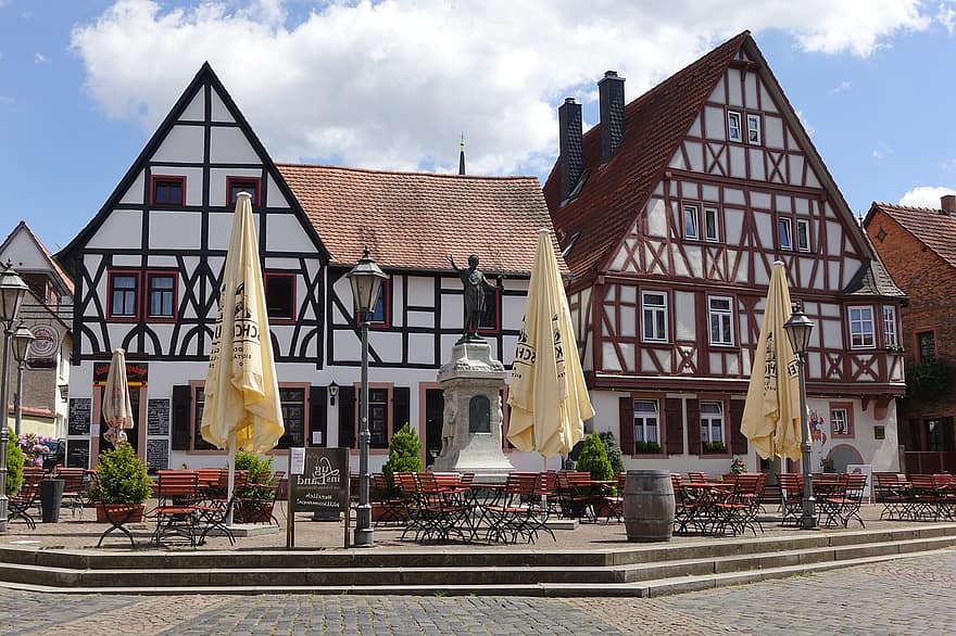 建物、建築、旧市街、歴史的な、木骨造りの家、ビアガーデン、サマーガーデン、庭園、シュタインハイム、ハナウ、Platz Des Friedens