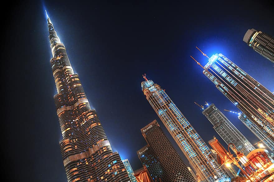 Burj Khalifa, Dubai, Miasto, noc, światła, wieża, Budynki, drapacze chmur, sylwetka na tle nieba, architektura, śródmieście