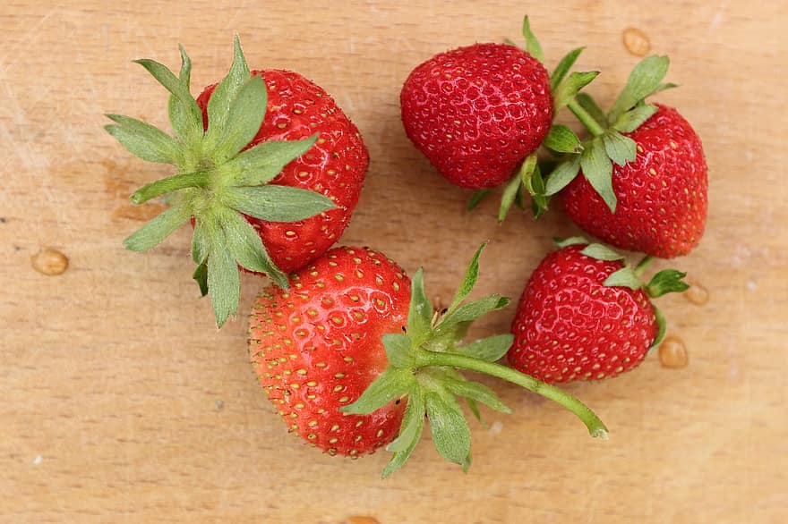 des fraises, fraises fraiches, fruits, Fruits frais, baies, baies fraîches, produire, récolte, biologique, mûr, Frais