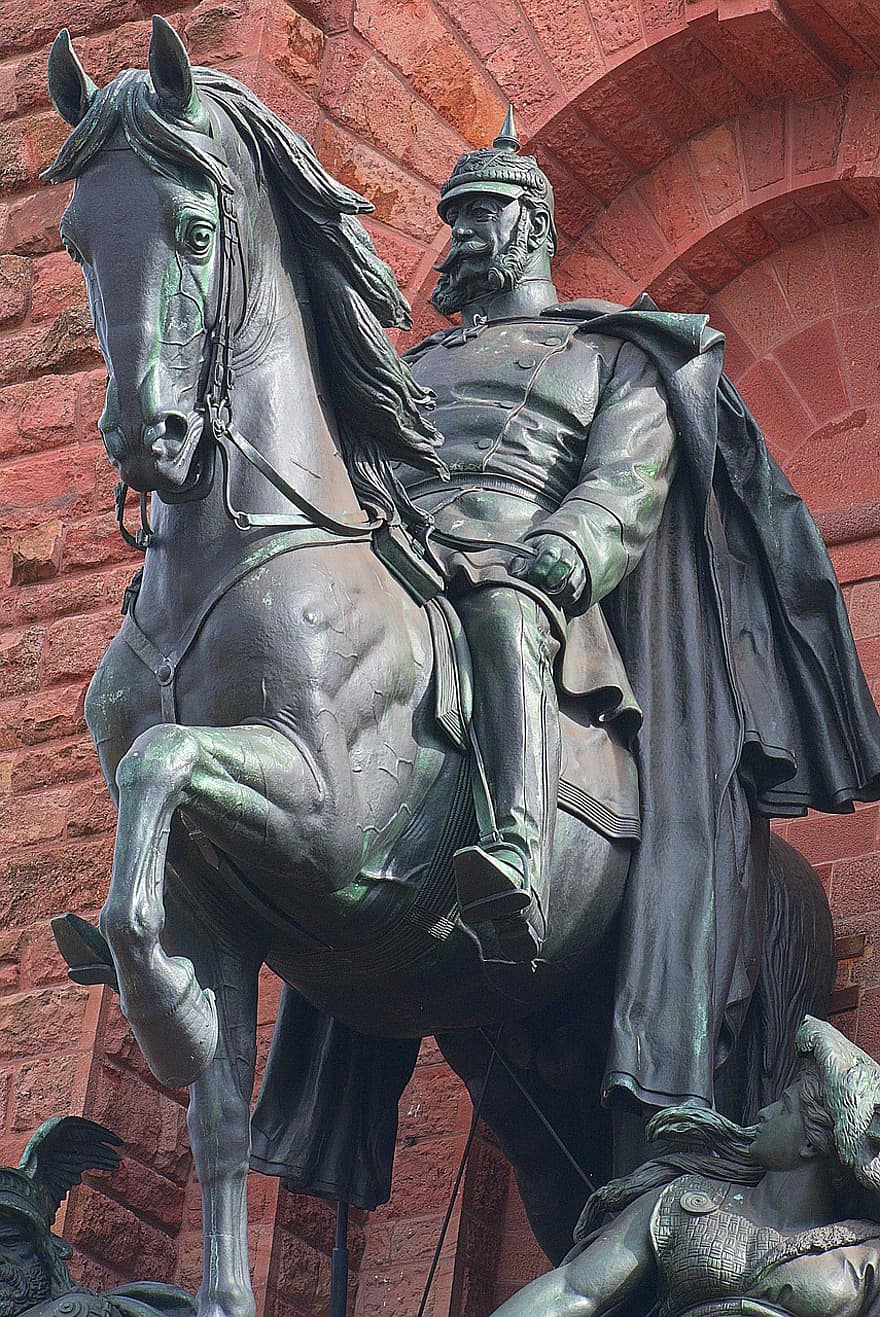 皇帝ウィリアムI記念碑、皇帝ヴィルヘルム1世の像、キフハウザー記念碑、記念碑、テューリンゲン自由州、像、うま、有名な場所、建築、彫刻、歴史