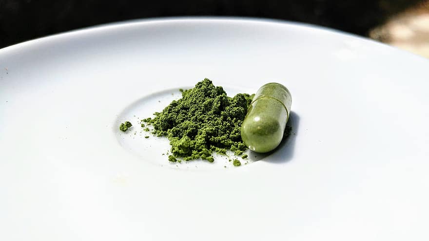Food Supplement, Superfood, Capsule, Healthy, Herbs, Supplement, Powder, close-up, green color, food, freshness