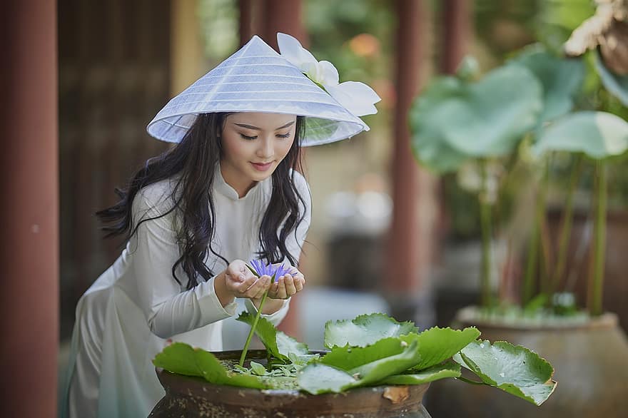 langt liv, Vietnamesiske koniske hatte, Vietnam traditionel kjole, Vietnamesisk månenytår, Hvor lang er vietnamesisk, Landsbyens bambusbusk, Vietnamesisk traditionelt nytår, strålende, Glade naturlige kvinder, Ensom pige i Ao Dai, voksen