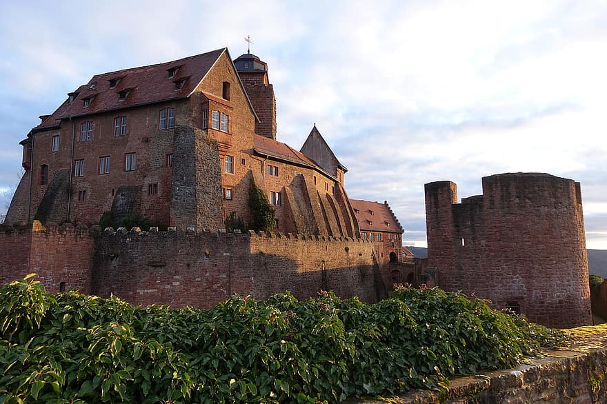 hrad, hradní příkop, věž, vyhlídková věž, středověk, Breuberg, odenwald
