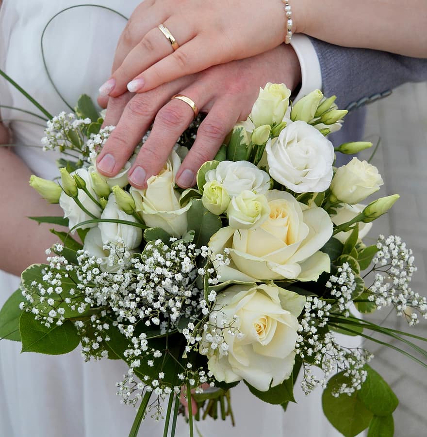 casament, anells de casament, ram de noces, mans, parella, matrimoni, roses, núvia, el nuvi