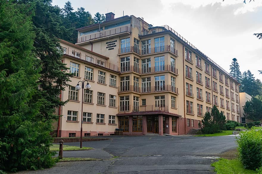 bâtiment, abandonné, Poprad, la slovaquie, hôpital, historique, institut, façade, Urbex