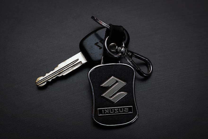 automobilio raktas, suzuki, Raktas, Iš arti, metalo, plieno, fonas, vienas objektas, raktų pakabukas, namo raktas, sėkmė