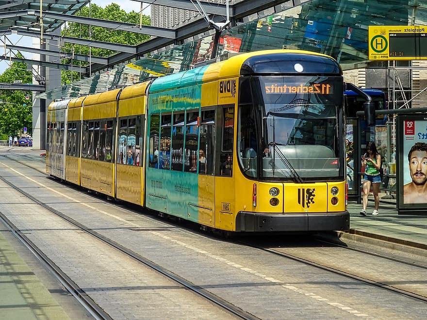 Dresden, Almanya, tramvay hattı, tramvay, sokak