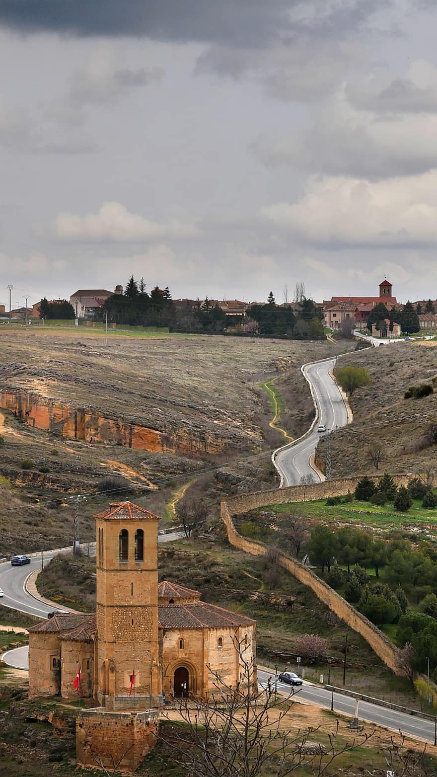 Espanja, Segovia, kappeli, matkustaa, arkkitehtuuri, kuuluisa paikka, maaseudulla, maisema, viljelmät, kristinusko, historia